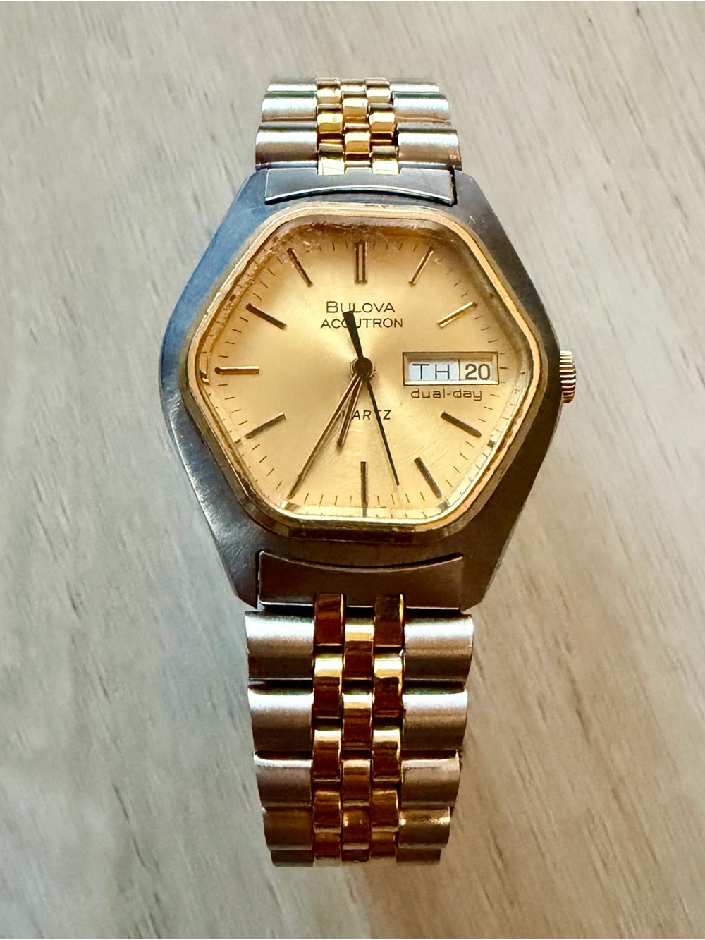 Vintage 70s Bulova Accutron Quartz Hexagonal Dual-Day Day Date New Battery